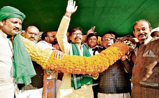 मरकच्चो : झामुमो की संघर्ष यात्रा में बोले हेमंत सोरेन, होर्डिंग और बैनर तक ही सीमित है विकास