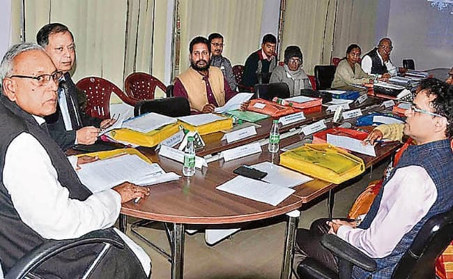 रांची : एक माह में बहाल होंगी 362 ए ग्रेड नर्स, मार्च से भूतपूर्व सैनिकों के जिम्मे होगी रिम्स की सुरक्षा