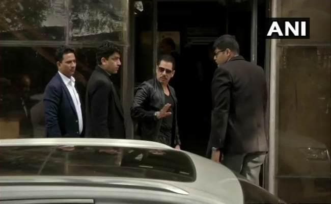 बीकानेर जमीन घोटाला मामले में आज भी रॉबर्ट वाड्रा से हो रही ईडी कार्यालय में पूछताछ