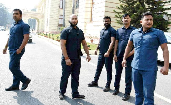 निजी हथियारबंद बाउंसर लेकर विधानसभा पहुंचे तेजप्रताप यादव, दी सफाई, दोषियों पर होगी कार्रवाई : डीजीपी