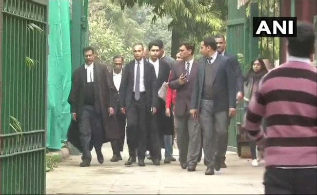 SC में अनिल अंबानी और अन्य के खिलाफ याचिका पर सुनवाई पूरी, बाद में सुनाया जायेगा फैसला