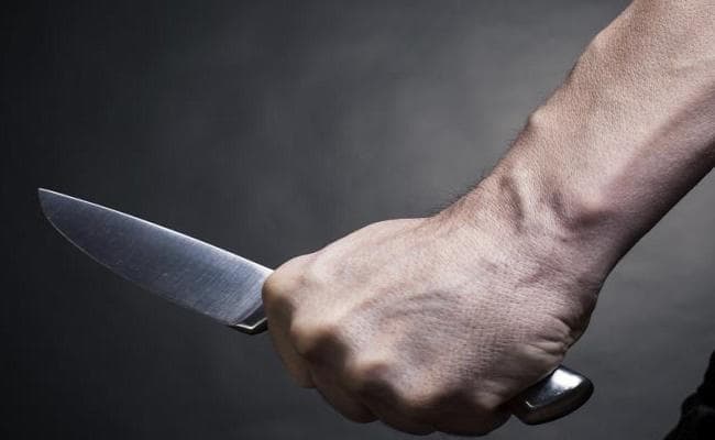 वार्ड सदस्य के पति की चाकू से गोदकर हत्या, घटना के बाद पूरे इलाके में तनाव