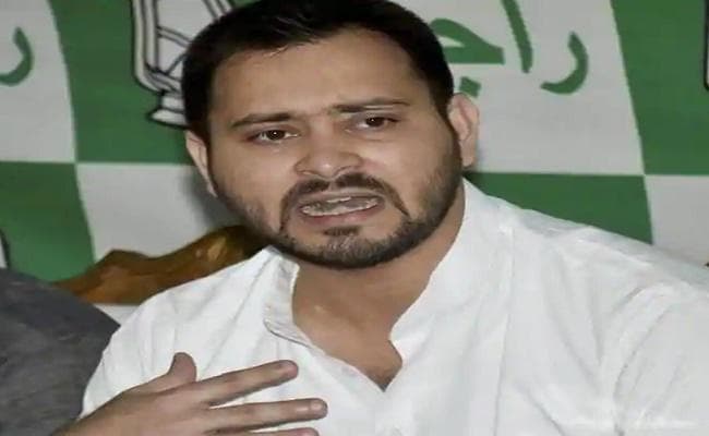 महागठबंधन में सीट बंटवारे को लेकर कांग्रेस-राजद में ठनी, तेजस्वी ने ट्वीट कर दिया ये जवाब महागठबंधन में सीट बंटवारे को लेकर कांग्रेस-राजद में ठनी, तेजस्वी ने ट्वीट कर दिया ये जवाब