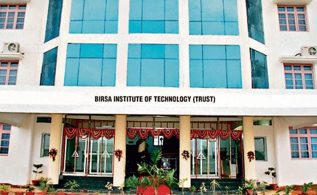 रांची : बैंक ने बीआइटीटी की संपत्ति पर सांकेतिक कब्जा किया