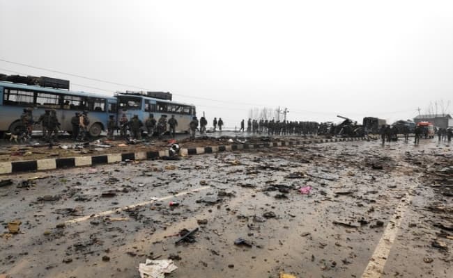 J&K : पुलवामा में CRPF के काफिले पर आतंकी हमला, 40 जवान शहीद, गृह मंत्री ने राज्‍यपाल से की बात
