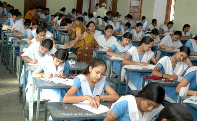 सीबीएसइ 12वीं की परीक्षा आज से, 1.12 लाख परीक्षार्थी लेंगे भाग