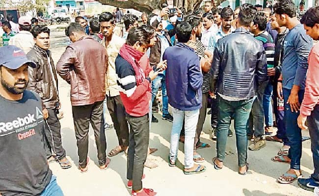 गोपालगंज : वेलेंटाइन डे पर दो प्रेमियों ने जहर खाकर दे दी जान