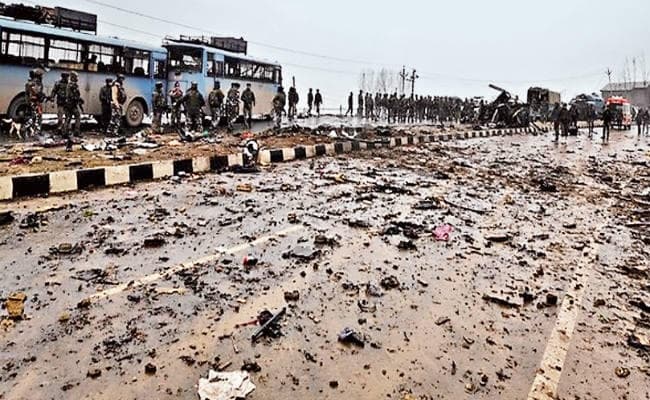 पुलवामा आतंकी हमला : आतंकी जानते थे कि काफिला गुजरने वाला है, हमले के बाद 42 जवानों के खून से सन गयीं सड़कें