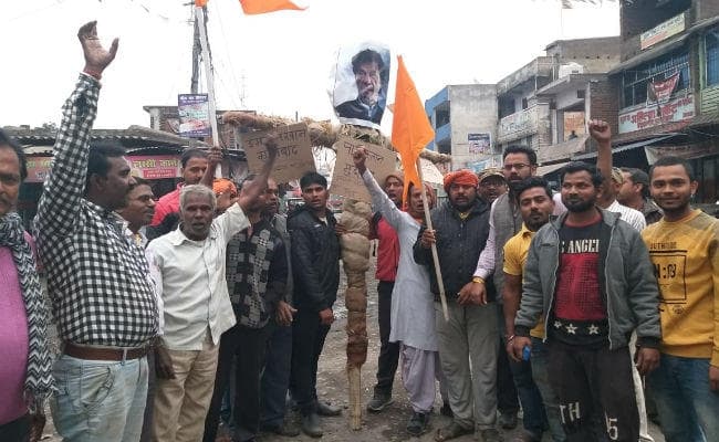 आतंकी हमला : भाजपा, विश्व हिंदू परिषद व बजरंग दल ने इमरान खान का पुतला फूंका, कई जगह विरोध प्रदर्शन