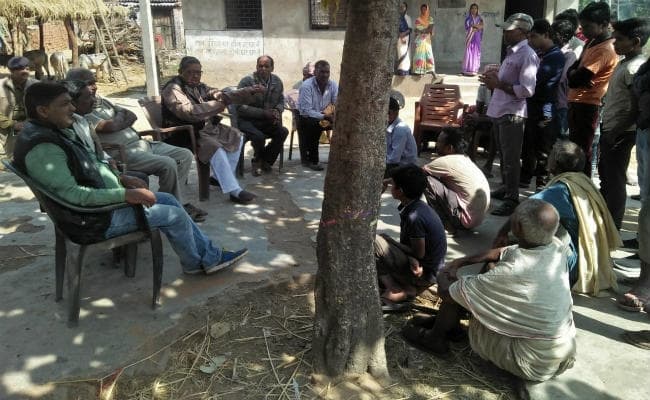 जल, जंगल, जमीन व पर्यावरण को बचाने के लिए बड़कागांव में जागरूकता अभियान