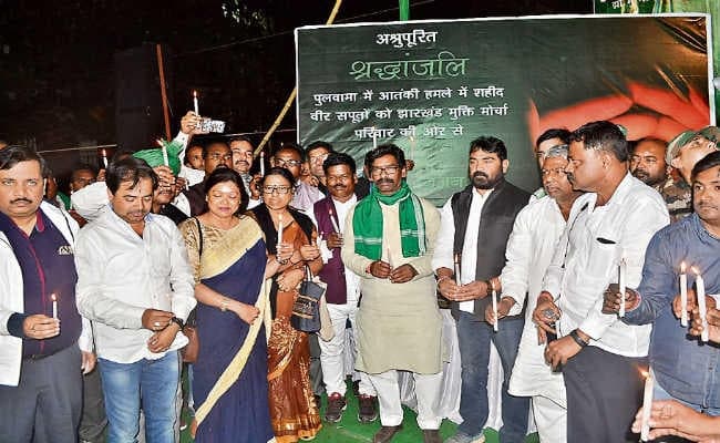 पुलवामा में  आतंकी हमला : जवानों का ही नहीं, सवा सौ करोड़ जनता का भी बहा है खून : हेमंत