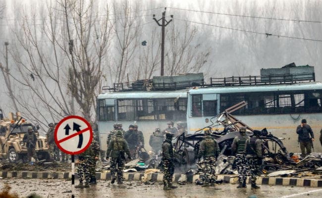 पुलावामा हमले की आंखों देखी : ब्लास्ट के बाद हिली धरती, पेड़ों से लटके हुए थे जवानों के अंग, दूर जा गिरे घरों में बैठे लोग