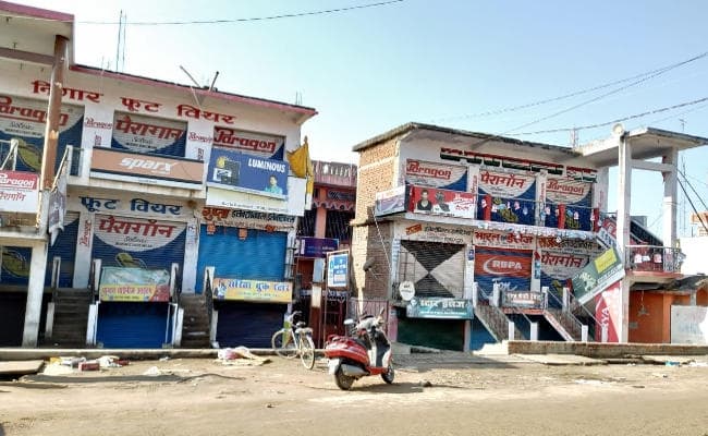 शहीदों की याद में नम हुईं झारखंड के लोगों की आंखें, दुकानों पर लगे ताले