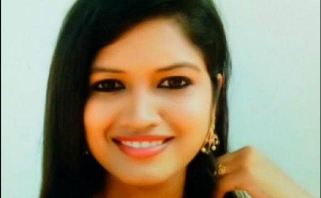 अभिनेत्री याशिका ने आत्‍महत्‍या से पहले मां को किया था व्‍हाट्सएप, लिखा- वो मुझे छोड़कर...