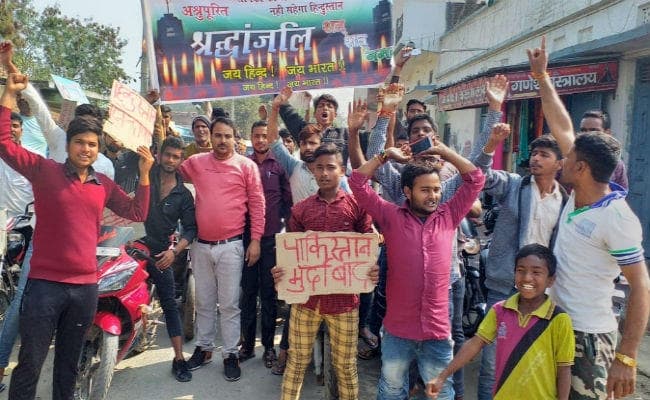 शहीदों के सम्मान में नम हुईं आंखें, बंद रहे बाजार, पाकिस्तान मुर्दाबाद के लगे नारे, कहा- स्वच्छ भारत बंद करो, पाक साफ करो, ...देखें वीडियो