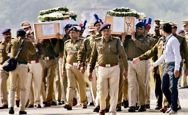 पुलवामा हमला : वायुसेना का विमान खराब, हेलीकॉप्टर से पार्थिव शरीर भेजे गये बंगाल, झारखंड व ओड़िशा