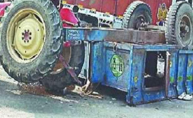 सीवान : ट्रैक्टर ट्रौली व ट्रक में टक्कर, दाह-संस्कार को जा रहे दो लोगों की मौत