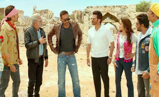 Pulwama Attack: शहीद जवानों के परिवार वालों को 50 लाख की मदद देगी ''टोटल धमाल'' की टीम