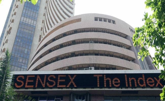 विदेशी कोषों की निकासी और शेयरों की बिकवाली से 311 अंक लुढ़का सेंसेक्स