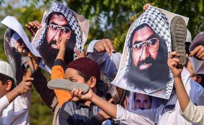 मसूद अजहर से पूछताछ करने वाले अधिकारी ने कहा, एक थप्पड़ में औंधे मुंह गिरा था जैश प्रमुख