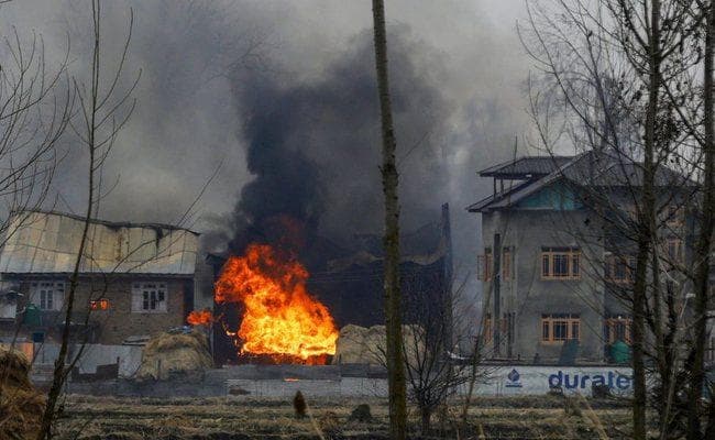पुलवामा मुठभेड़ में मेजर सहित पांच जवान शहीद, जैश कमांडर समेत तीन आतंकी ढेर