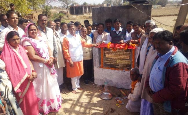 विधायक जानकी यादव ने बरकट्ठा में करोड़ों रुपये की विकास योजनाओं का किया शिलान्‍यास