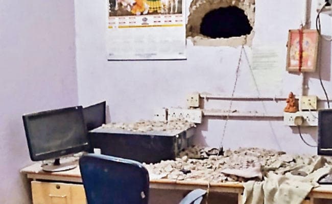 मोतिहारी में एसबीआइ की शाखा से 34 लाख की चोरी