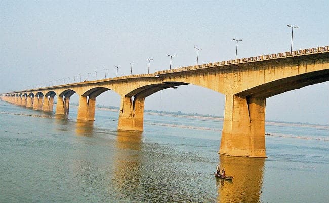 बिहार : अभी चालू नहीं होगा गांधी सेतु का नया लेन, मानसून ने डाला खलल