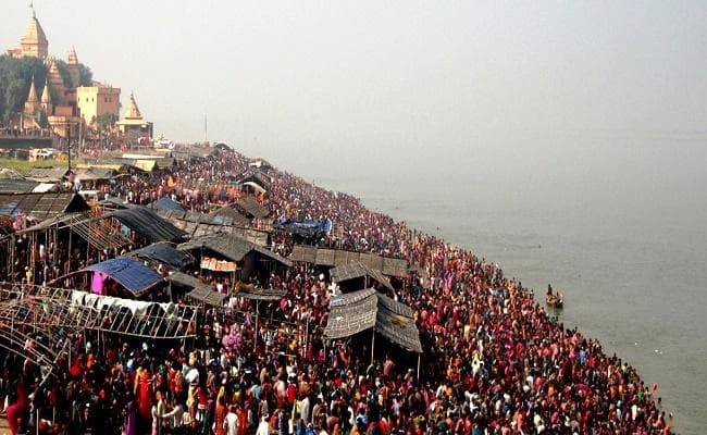 माघी पूर्णिमा पर दो लाख श्रद्धालुओं ने लगायी उत्तरवाहिनी गंगा में डुबकी