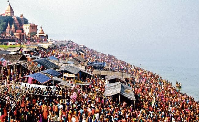 भागलपुर : लाखों श्रद्धालुओं ने उत्तरवाहिनी गंगा में लगायी डुबकी