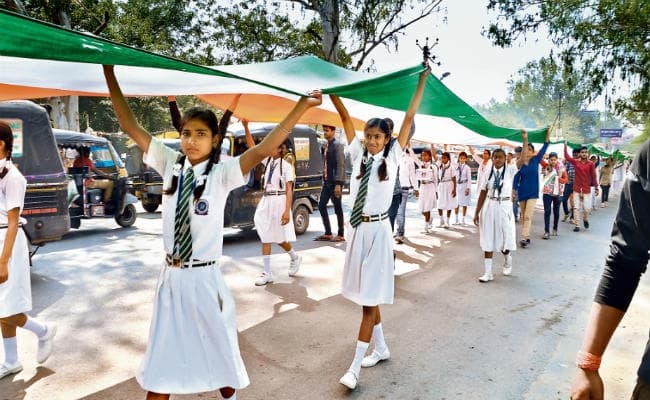 गया : शहीदों की याद में निकाली 800 मीटर लंबी तिरंगायात्रा