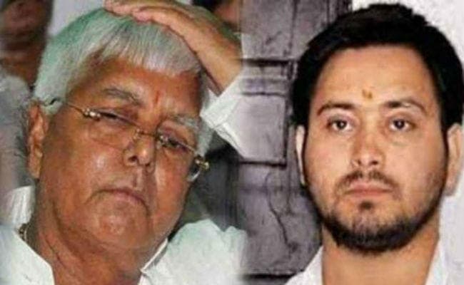 रांची में बिना अनुमति तेजस्वी के मिलने का मामला, लालू की सुरक्षा में तैनात अफसर को शो-कॉज