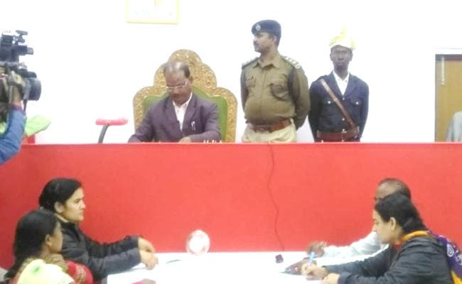 Jharkhand : दलबदल मामले में आ गया स्पीकर का फैसला, विलय को वैध बताया, बच गयी 6 विधायकों की सदस्यता