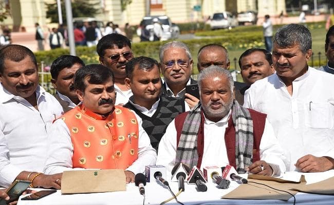 बजट सत्र का अंतिम दिन : नीतीश के इस्तीफे की मांग को लेकर बिहार विधानसभा में विपक्ष का हंगामा