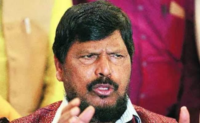 आठवले ने कहा – भाजपा और शिवसेना ने मेरी उपेक्षा की, फैसले पर पुनर्विचार हो