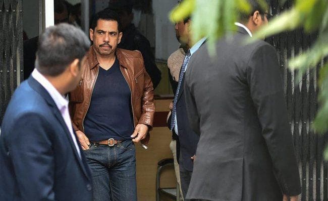 धनशोधन मामले में ED ने वाड्रा से की तीन घंटे पूछताछ