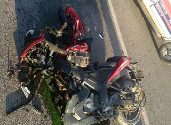 Ranchi : भीषण दुर्घटना में कार और बाइक के परखच्चे उड़े