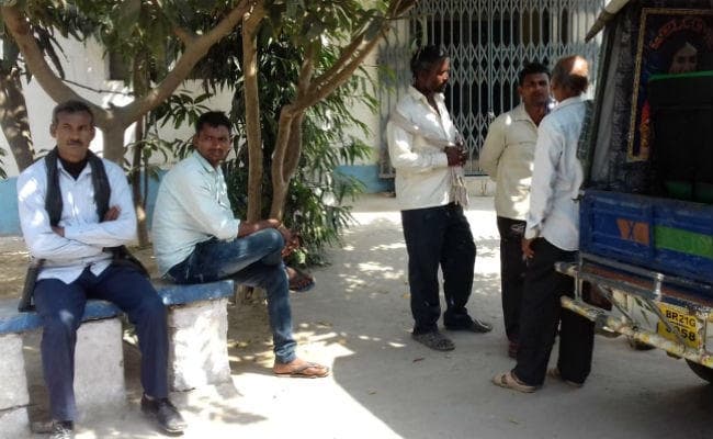 नियोजन रद्द होने पर शिक्षिका ने की खुदकुशी, पिता ने नियोजन के बदले रुपये मांगने का लगाया आरोप, कहा...