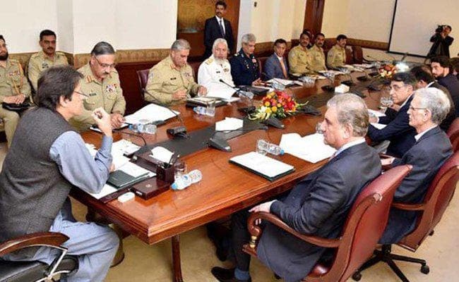 इमरान ने सेना को भारत की किसी भी आक्रमण या दुस्साहस का निर्णायक जवाब देने को कहा