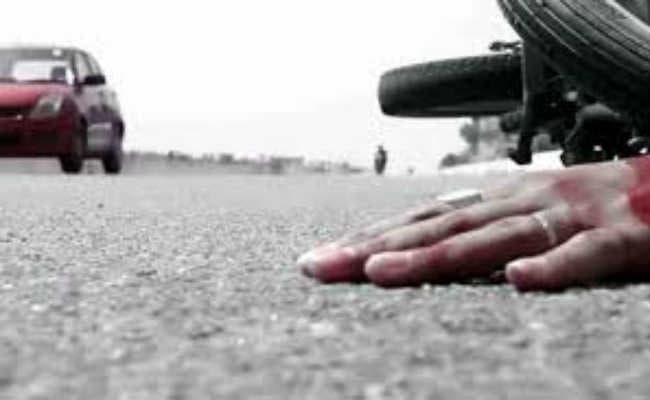 बिष्टुपुर में कार ने पैदल जा रहे व्यक्ति को रौंदा, मौत