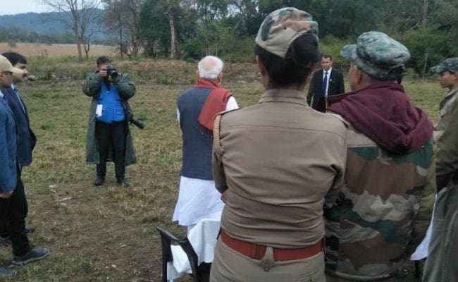 राहुल गांधी ने कसा तंज: शहीदों के घर ‘दर्द का दरिया'' उमड़ा था और ‘प्राइम टाइम मिनिस्टर'' दरिया में कर रहे थे शूटिंग