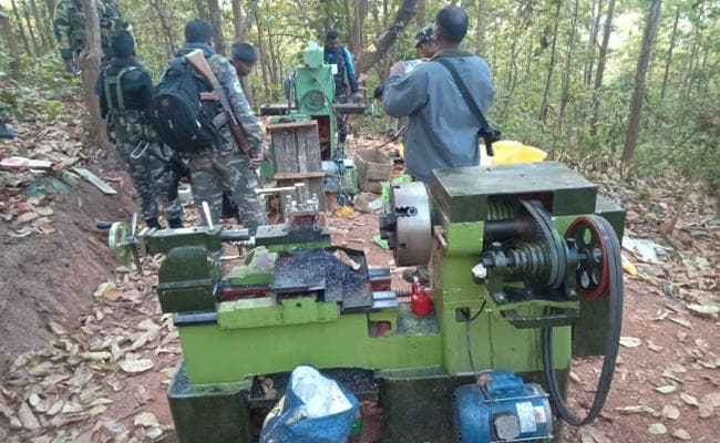 IN PICS : मुरहू के जंगल में मिली PLFI कमांडर जीदन गुड़िया की गन फैक्ट्री