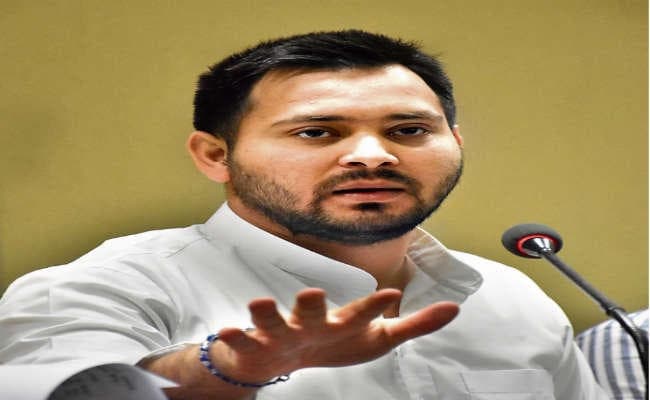 मोदी पहले सीएम आवास की खिड़की-दरवाजा भी गिनते थे - तेजस्वी