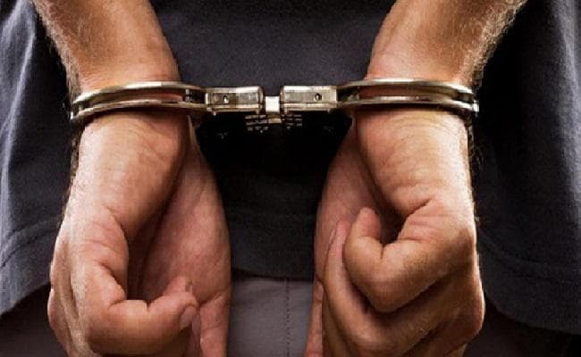 जम्मू कश्मीर में 150 लोग हिरासत में लिये गये, इनमे से ज्यादातर जमात-ए-इस्लामी के सदस्य