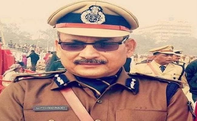 बिहार : रात में अचानक थाने पहुंचे डीजीपी, पुलिस महकमे में मचा हड़कंप, तीन थानाध्यक्षों पर गिरी गाज
