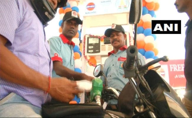 तमिलनाडु : एक ऐसा पेट्रोल पंप जिसे चलाते हैं 35 कैदी