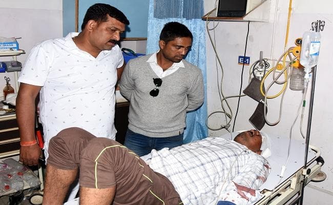 बाल-बाल बचे भाजपा नेता डॉ सीपी ठाकुर, स्कॉर्ट गाड़ी बस से टकराई, दारोगा की मौत, तीन जख्मी