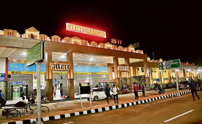 रांची  :  रेलवे स्टेशन का सौंदर्यीकरण कार्य पूरा, आज सीएम करेंगे उदघाटन