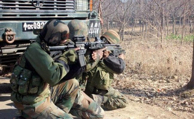 जम्मू-कश्मीर : कुलगाम में मुठभेड़ में डीएसपी समेत दो शहीद, जैश के तीन आतंकी ढेर