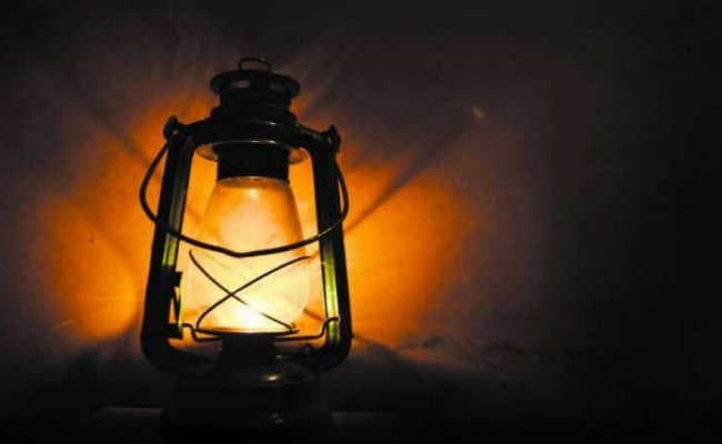 गढ़वा में 48 घंटे से ब्लैक आउट, जनजीवन प्रभावित, शहरी क्षेत्र में पेयजल के लिए मचा हाहाकार